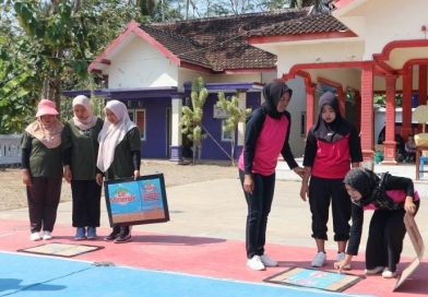 Semarak Kemerdekaan, KKN BERDAMPAK Kelompok 164 UMM Gelar Lomba Bersama Ibu-Ibu PKK Semarak Kemerdekaan, KKN BERDAMPAK Kelompok 164 UMM Gelar Lomba Bersama Ibu-Ibu PKK