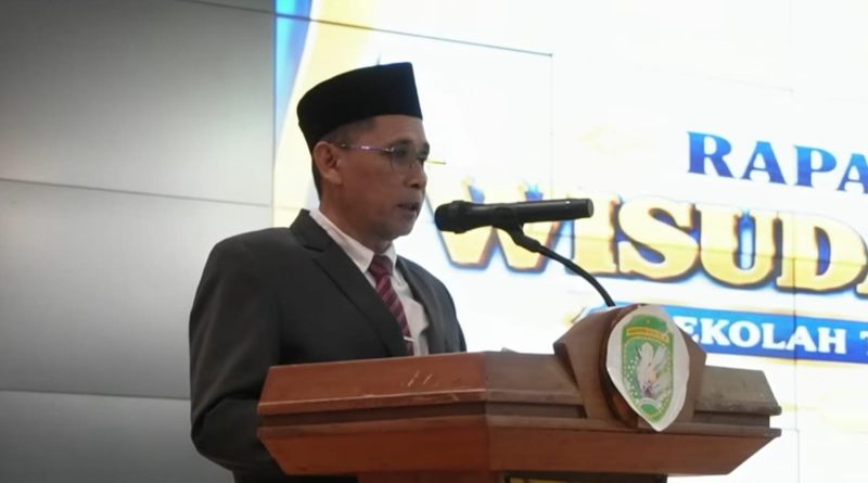 STIPER Cetak 65 Sarjana, Bupati Kutim Dorong Lulusan Jadi Agripreneur